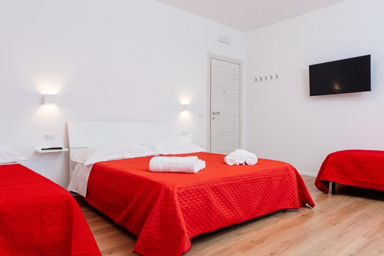 La Casa Di Ambra Hotel Porto Torres Luaran gambar