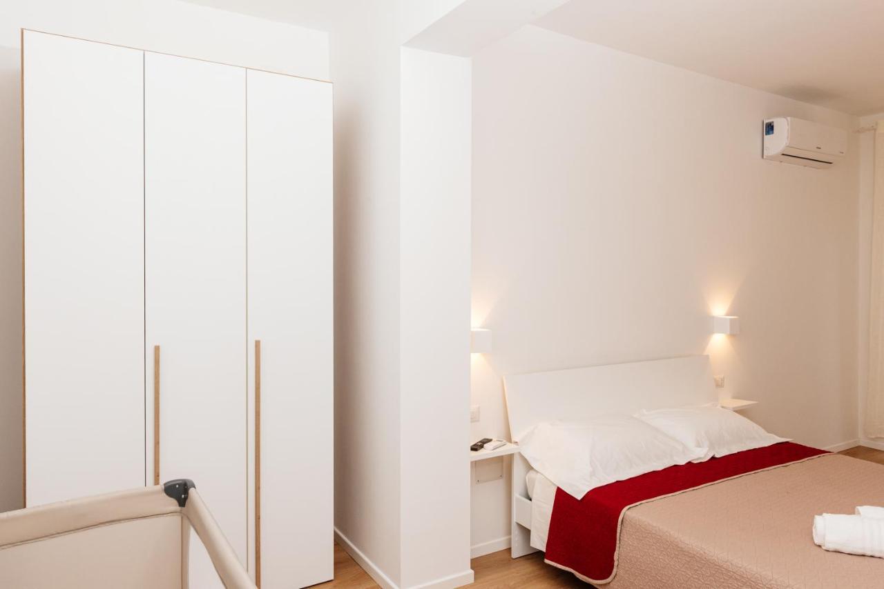 La Casa Di Ambra Hotel Porto Torres Luaran gambar