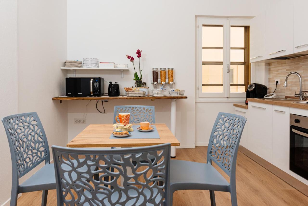 La Casa Di Ambra Hotel Porto Torres Luaran gambar